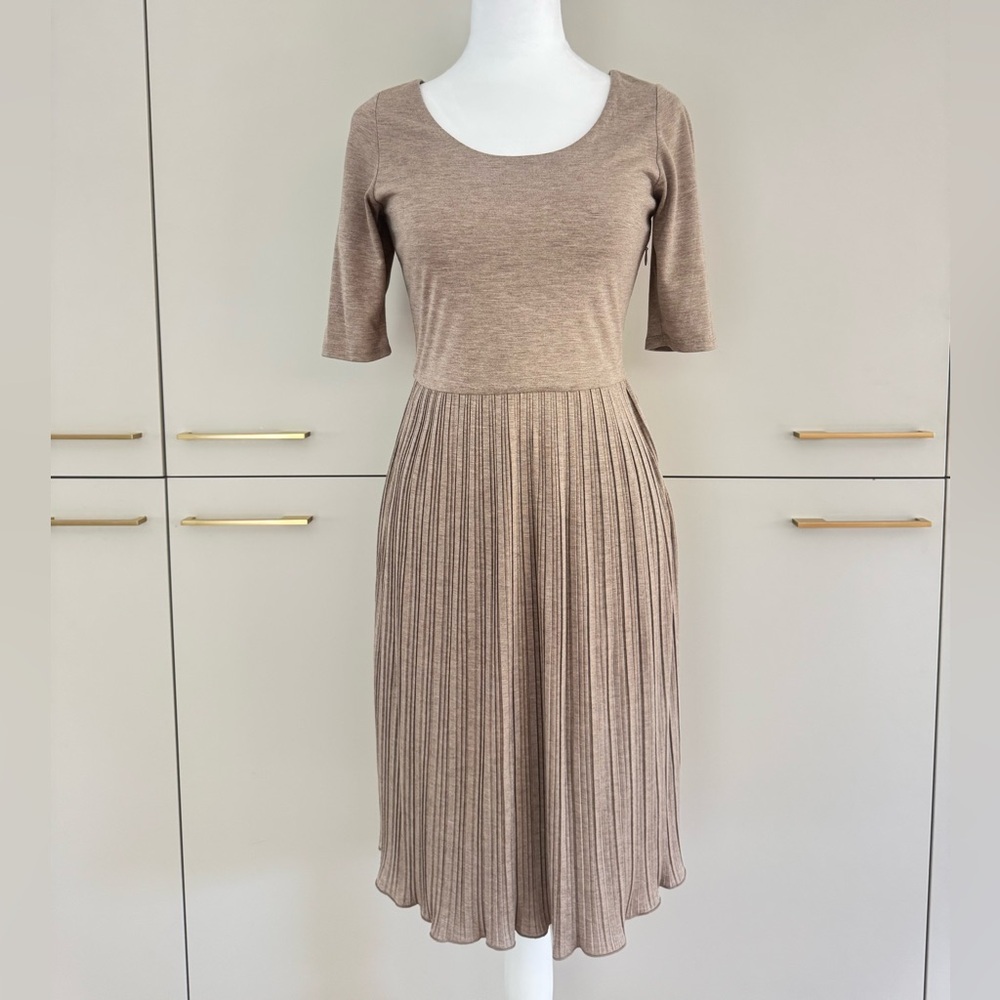 Banana Republic Brown Pleated Dress Scoop Neck Short Sleeve